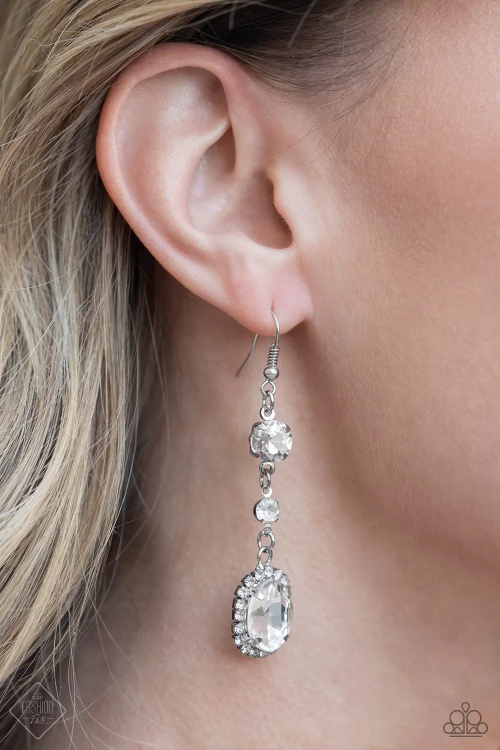 Glass Slipper Sparkle - White Earring