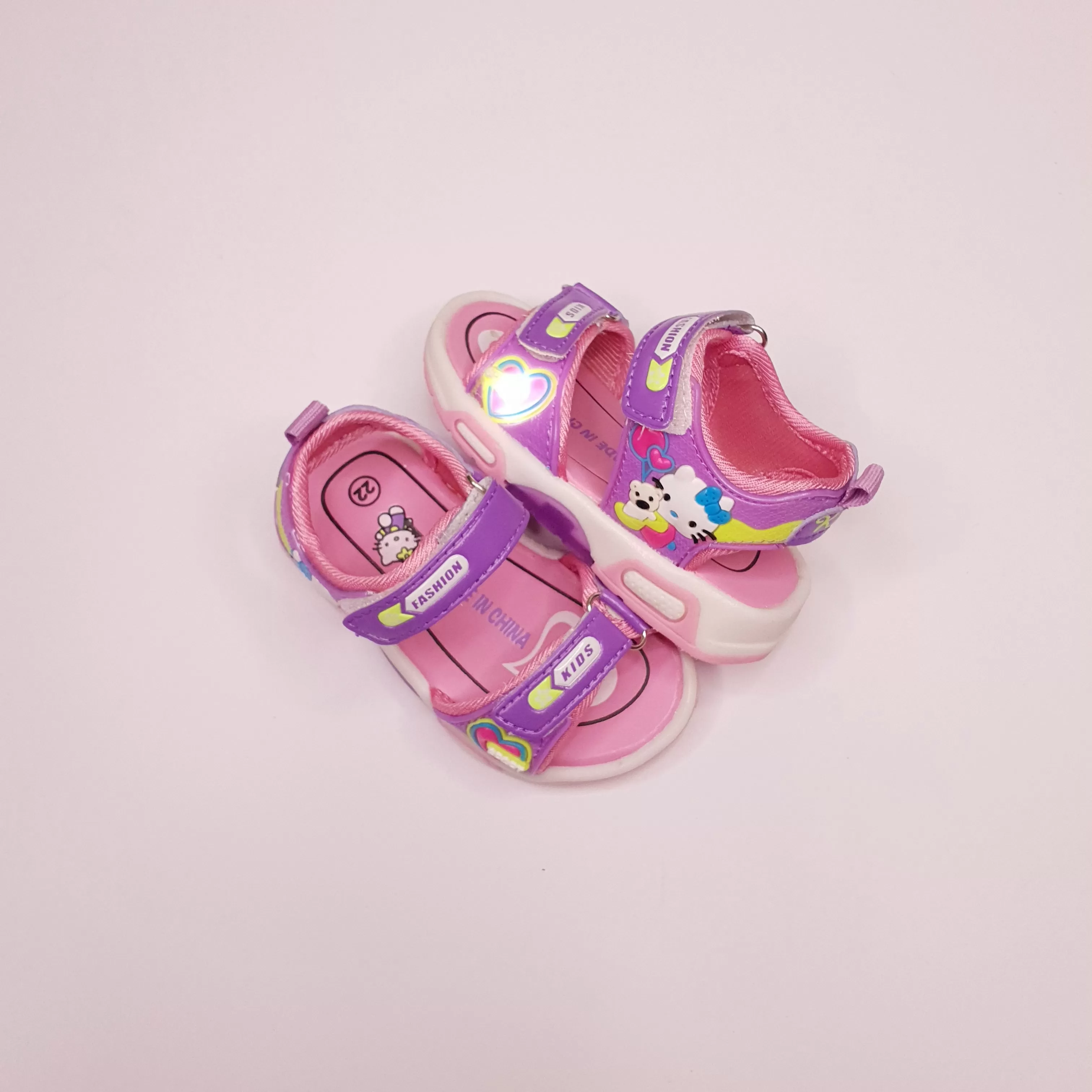 Kids Footwear 821