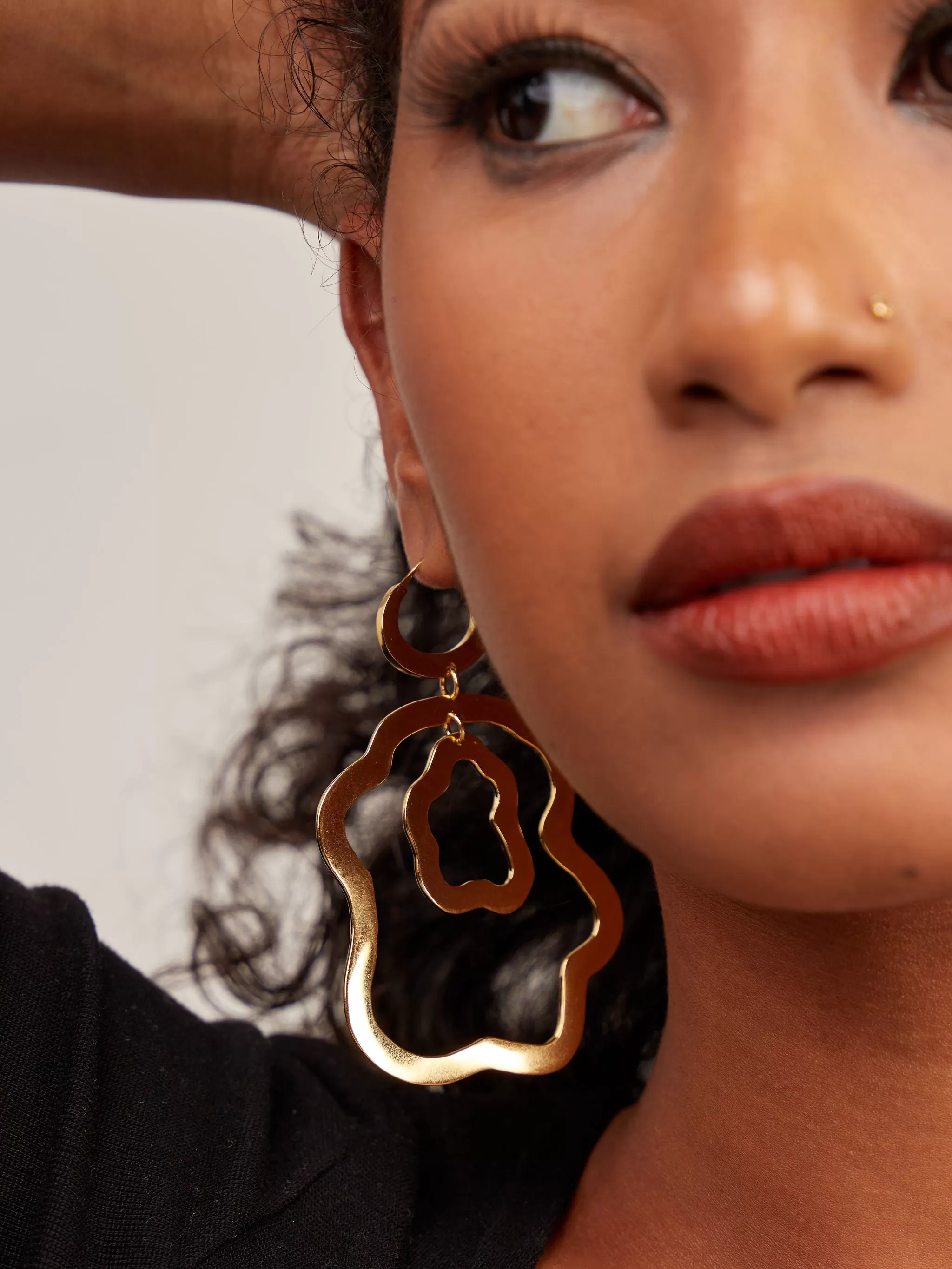 Njia Dangle Hoops