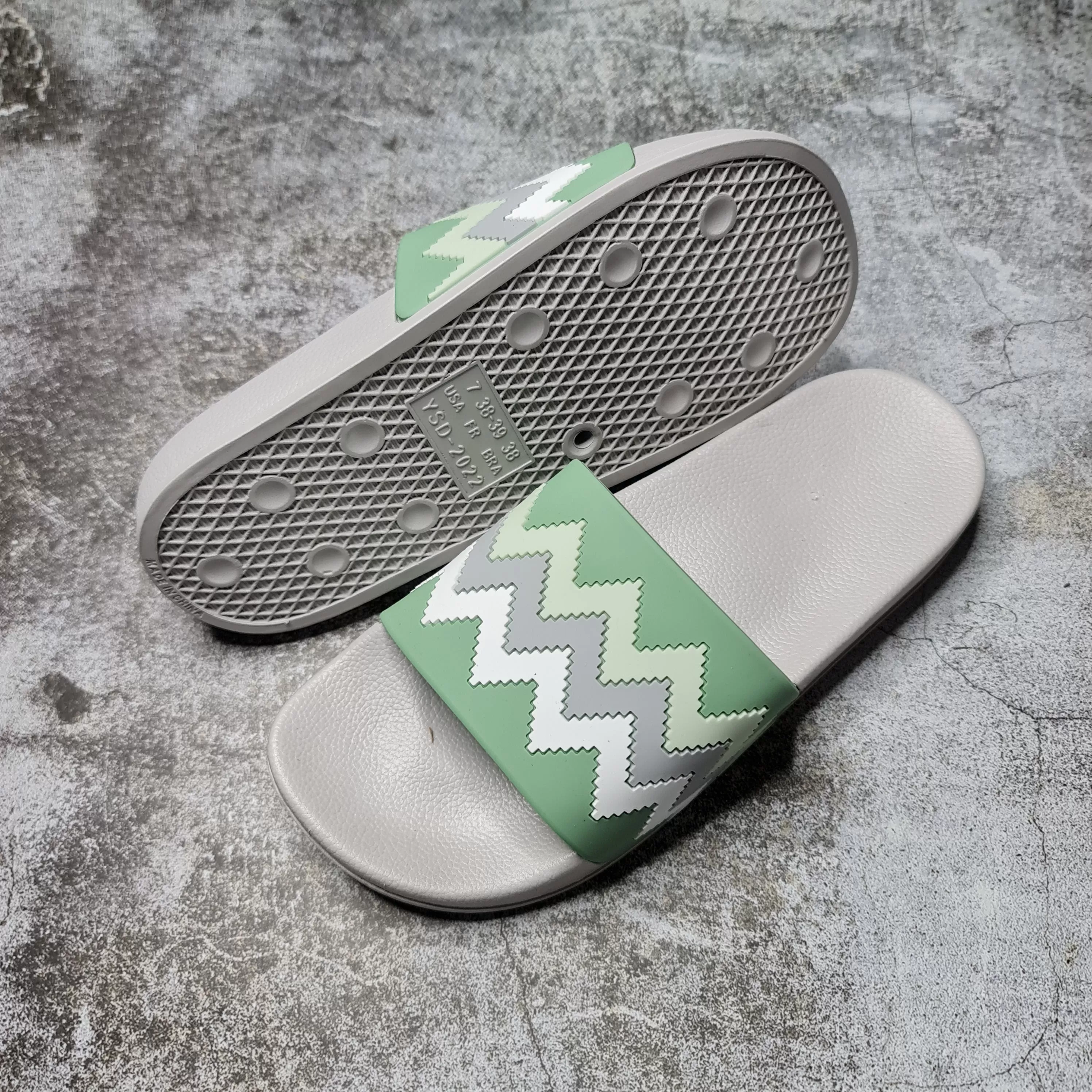 Pattern Casual Slides