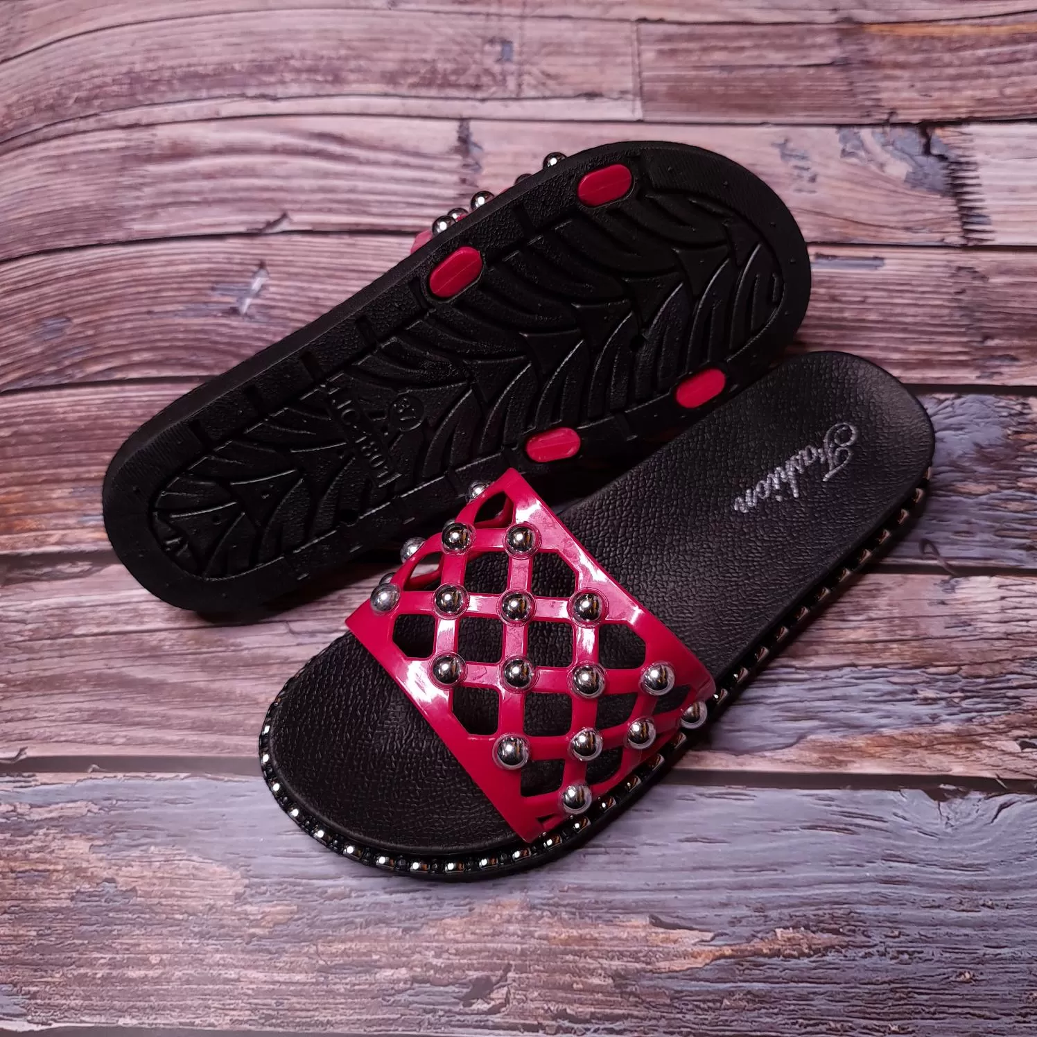 Studs Casual Slides