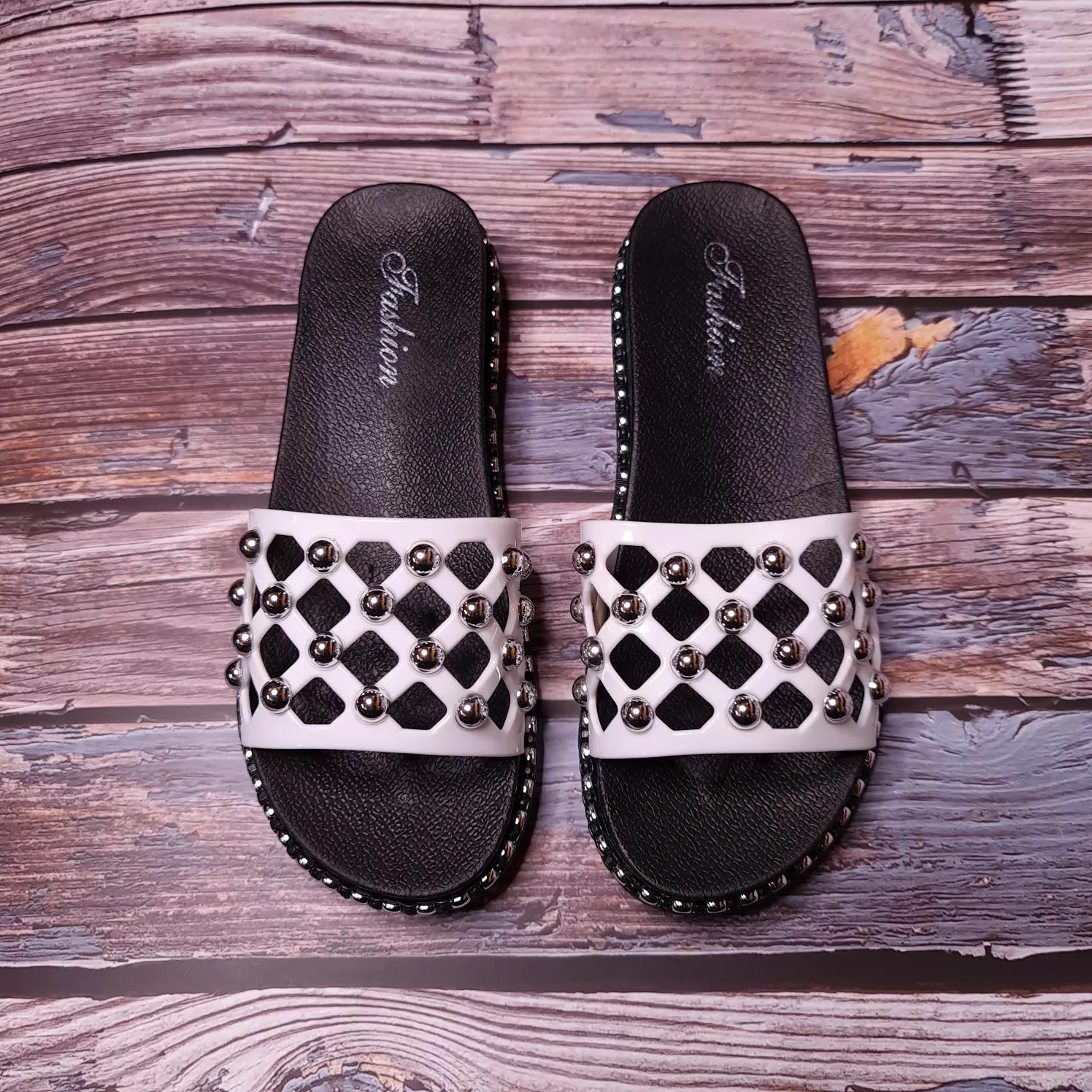 Studs Casual Slides