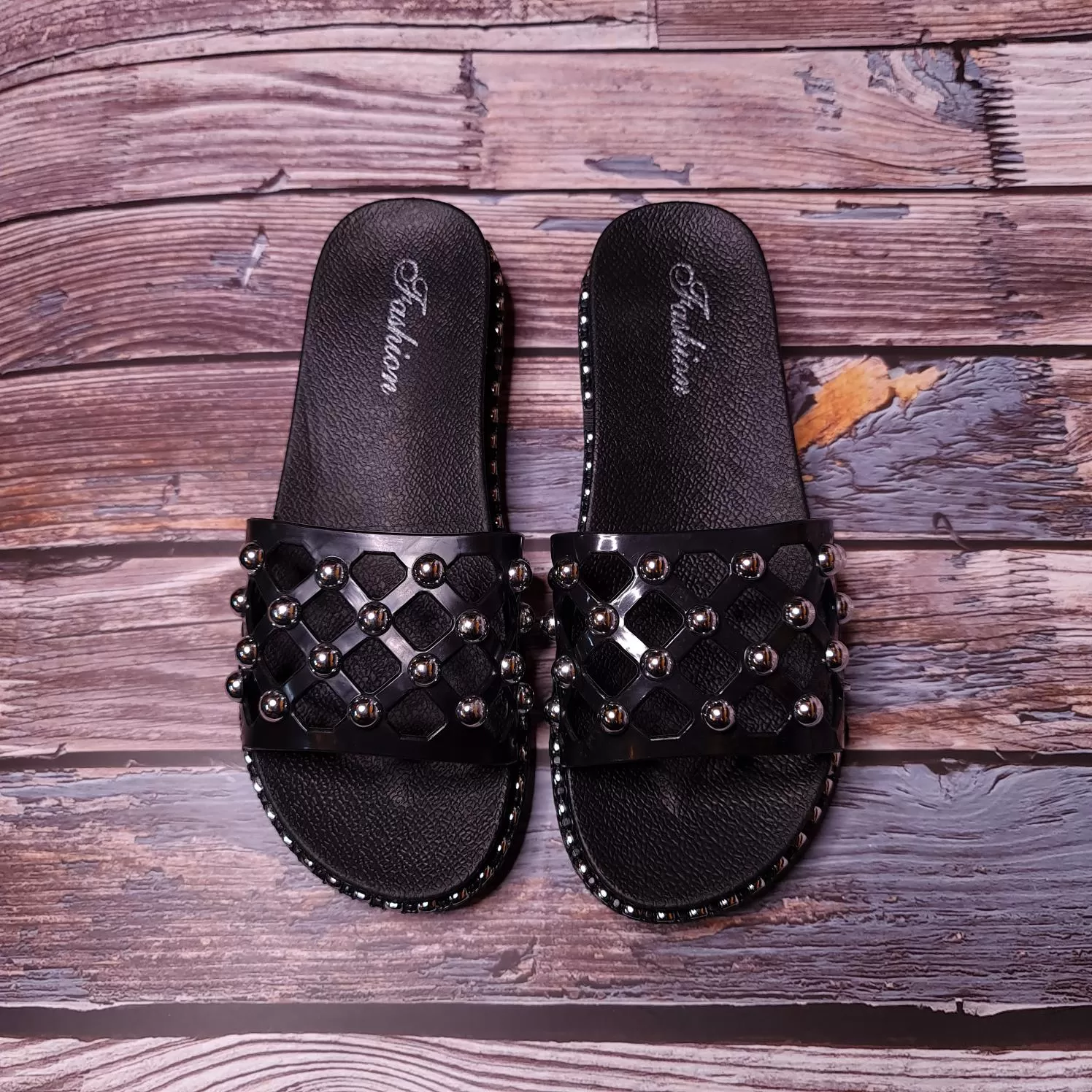 Studs Casual Slides