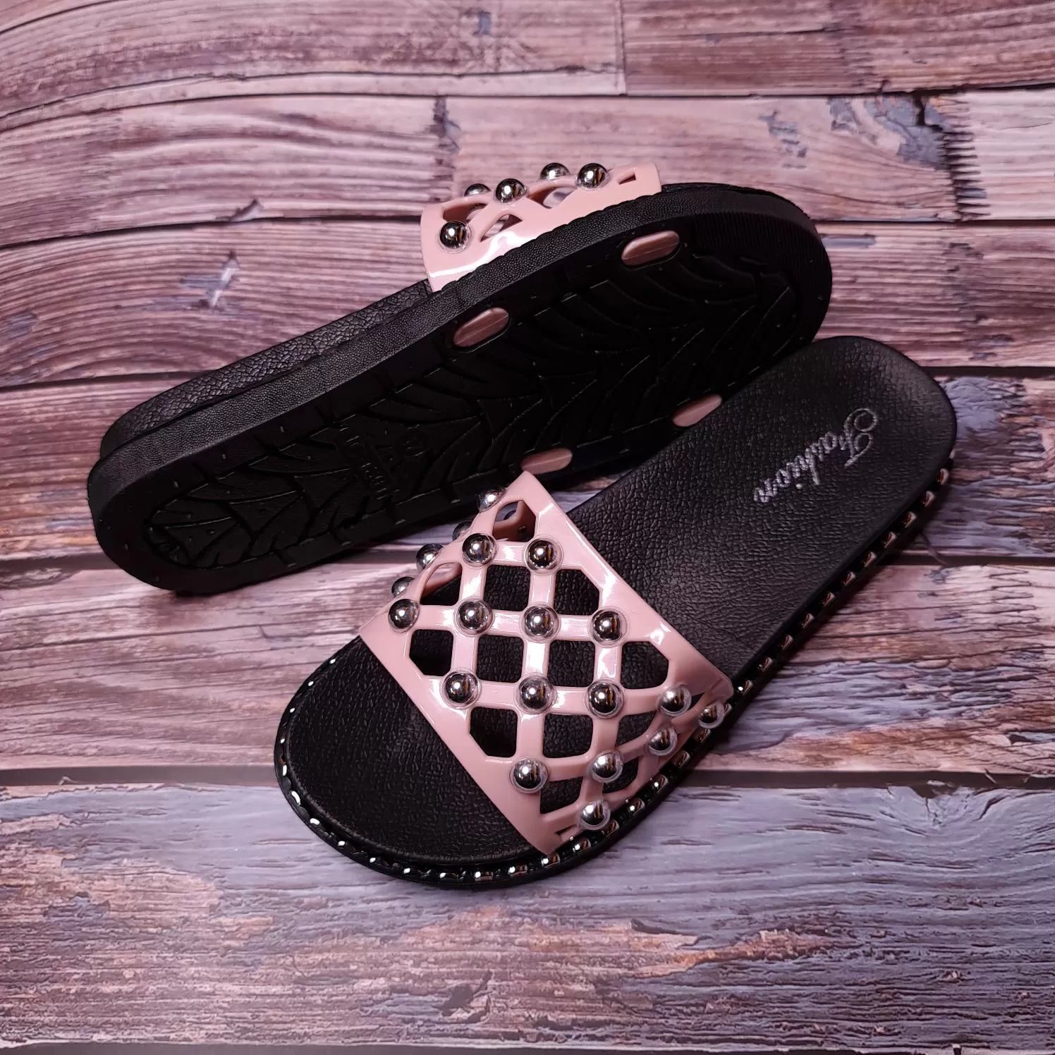 Studs Casual Slides