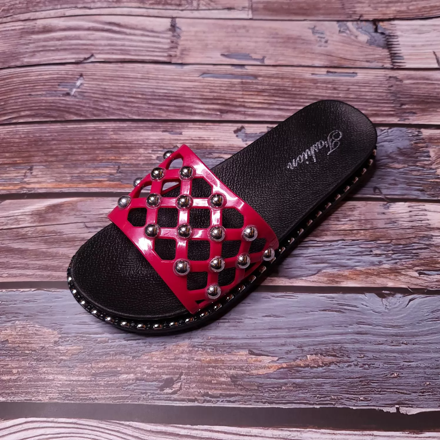 Studs Casual Slides