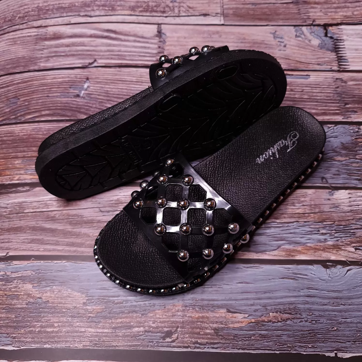 Studs Casual Slides