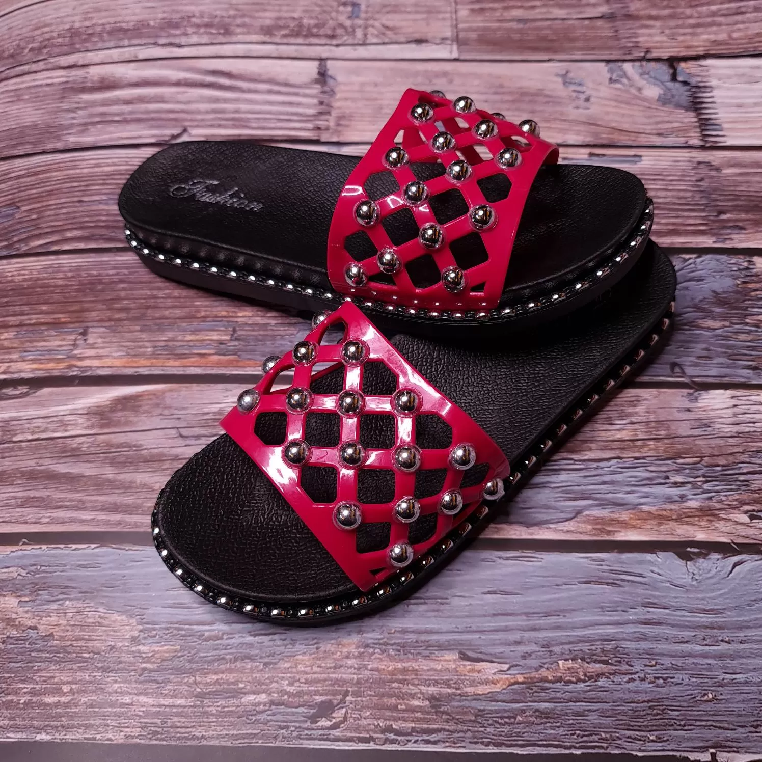 Studs Casual Slides