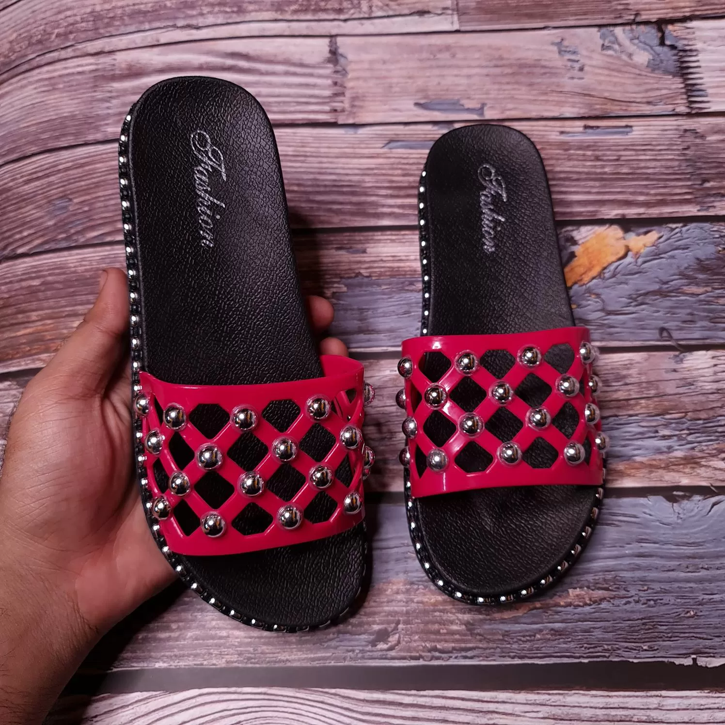 Studs Casual Slides