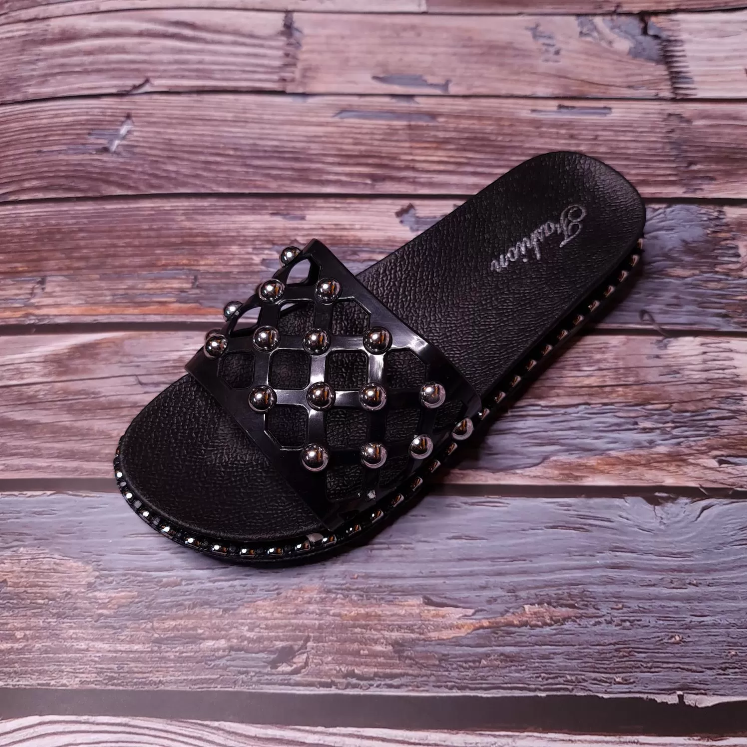 Studs Casual Slides