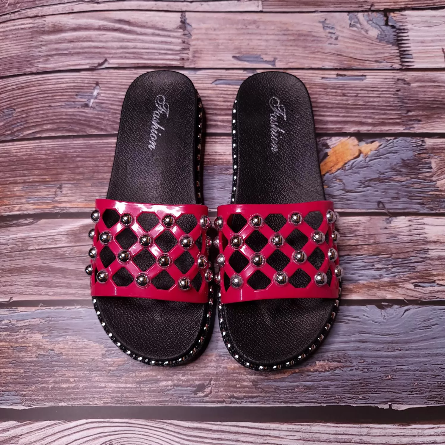 Studs Casual Slides