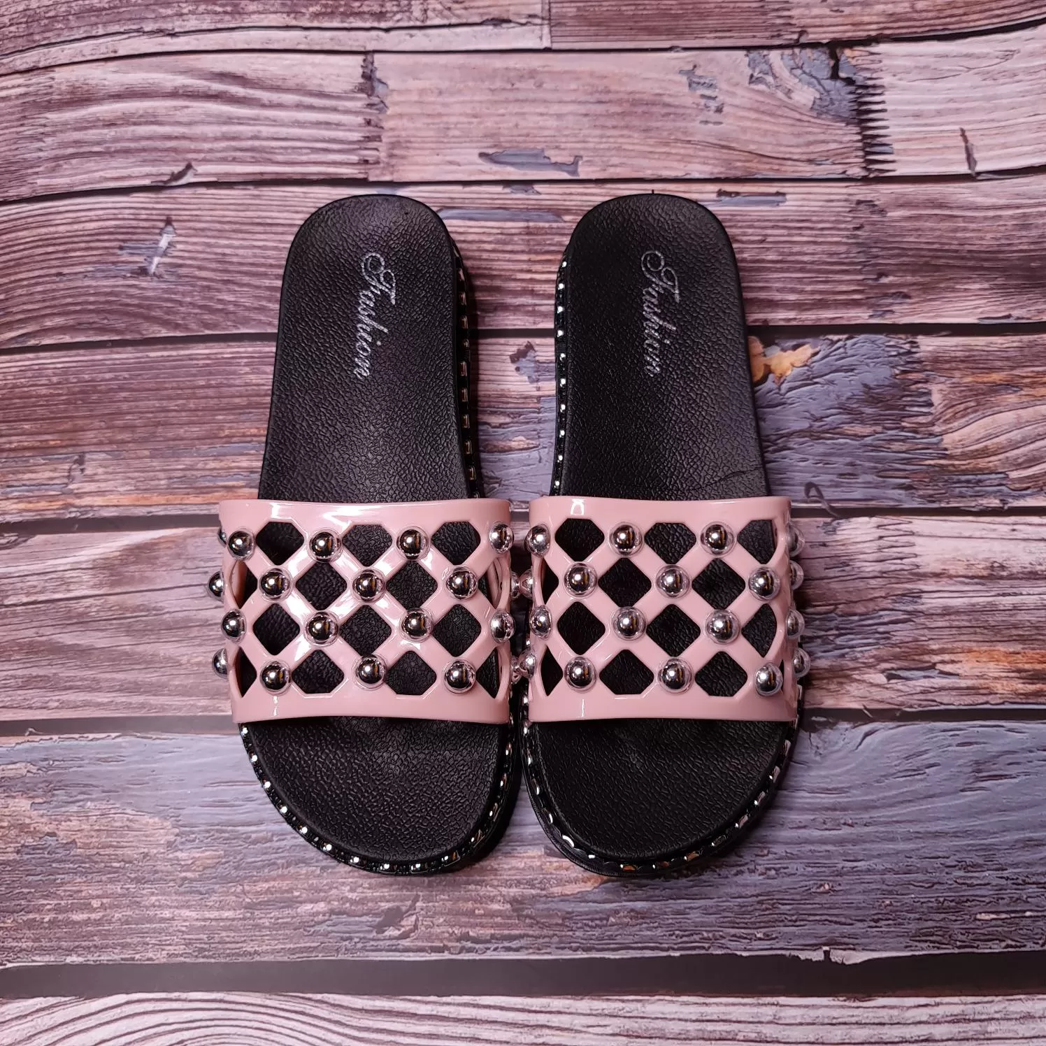 Studs Casual Slides